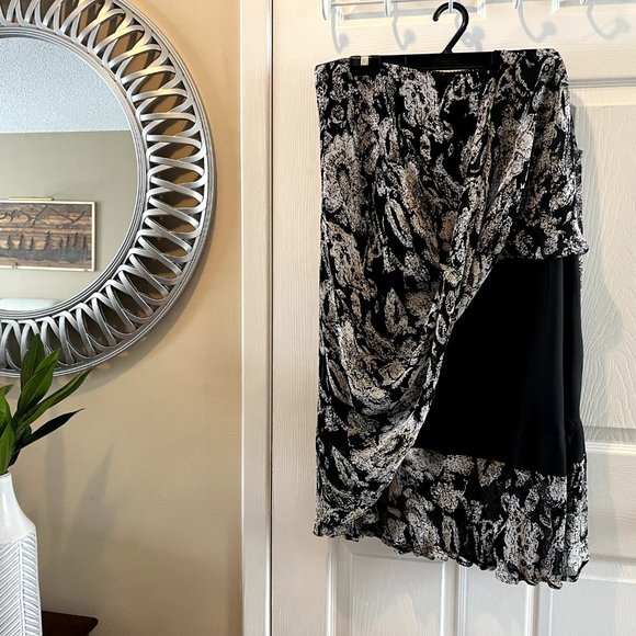 JL lined, flared skirt, black and white - Picture 3 of 4